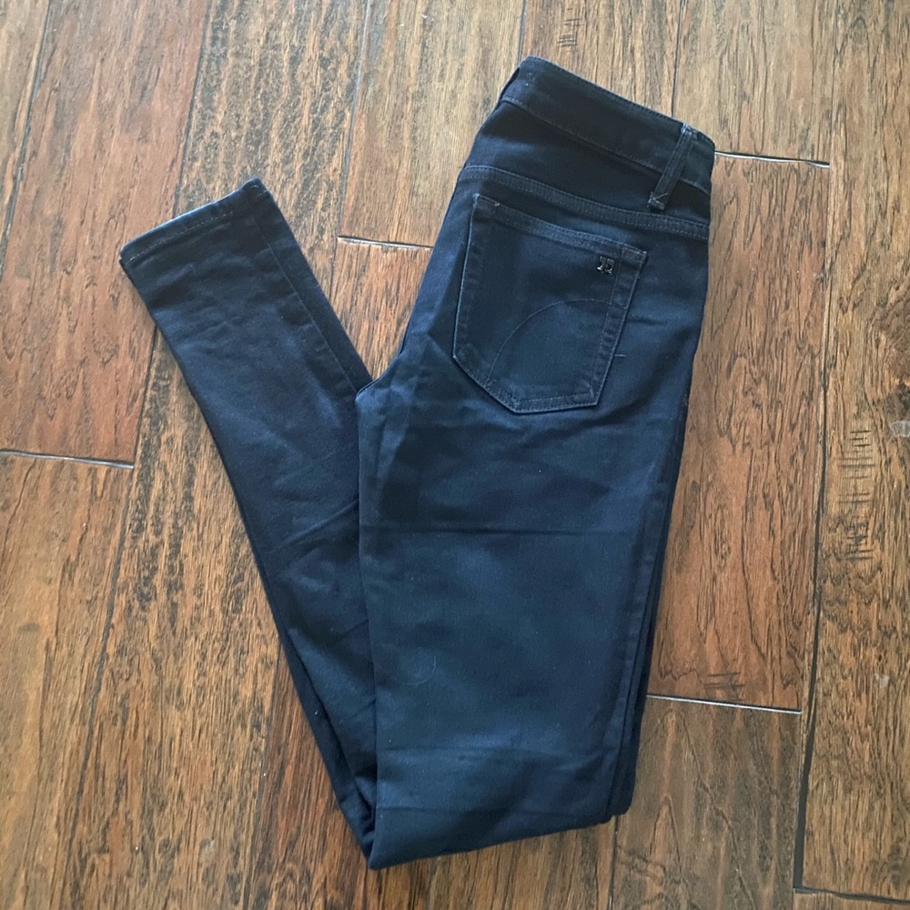 Joe’s Jeans Chelsea Fit 26